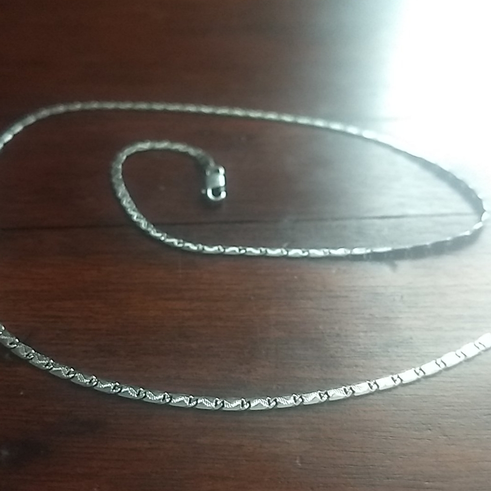 10k white gold Valentino Link chain